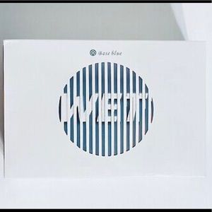 Base Blue Dry & Wet Dual Action Facial Cleansing Wipes 20 Counts(New with box)